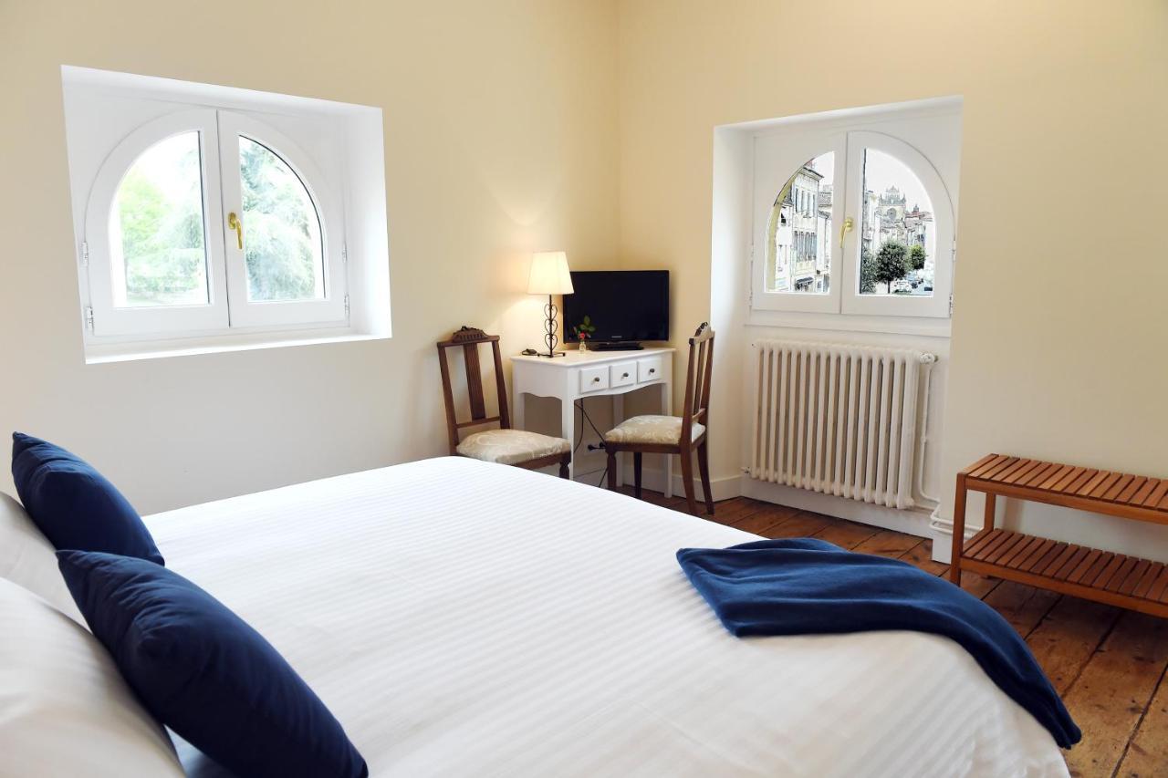 Le Rodin Bazas Hotel Екстериор снимка