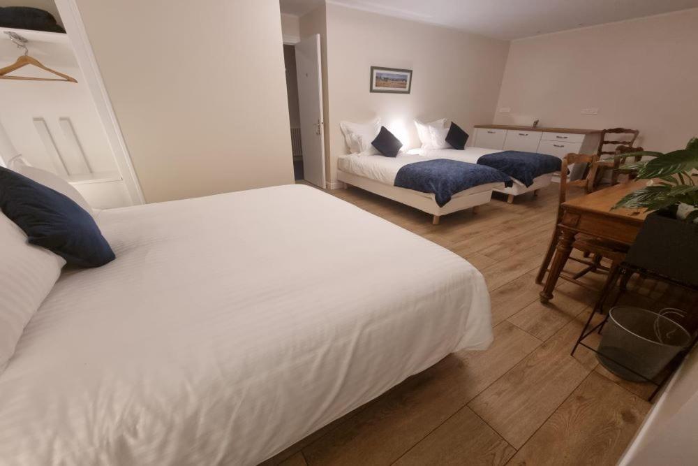 Le Rodin Bazas Hotel Екстериор снимка