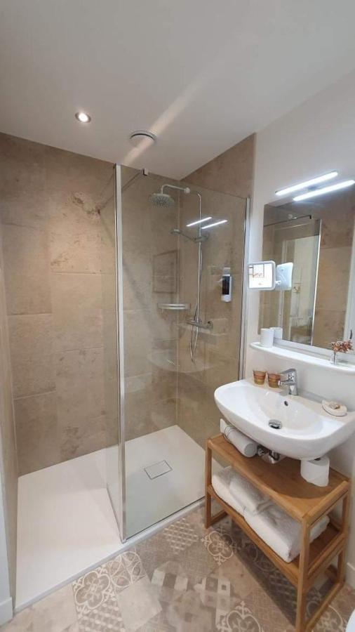 Le Rodin Bazas Hotel Екстериор снимка